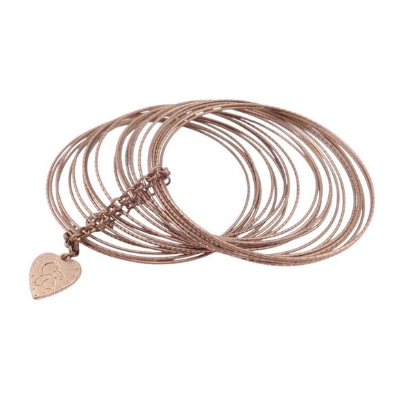 Jessica Simpson Textured Goldtone Bangle Bracelet Set with Heart Logo Charm NWOT - Picture 2 of 3